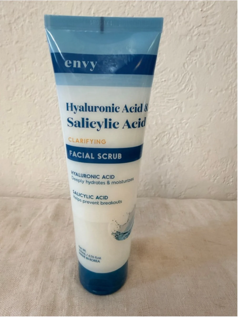 NWT Envy Hyaluronic Acid & Salicylic Acid Clarifying Facial Scrub
